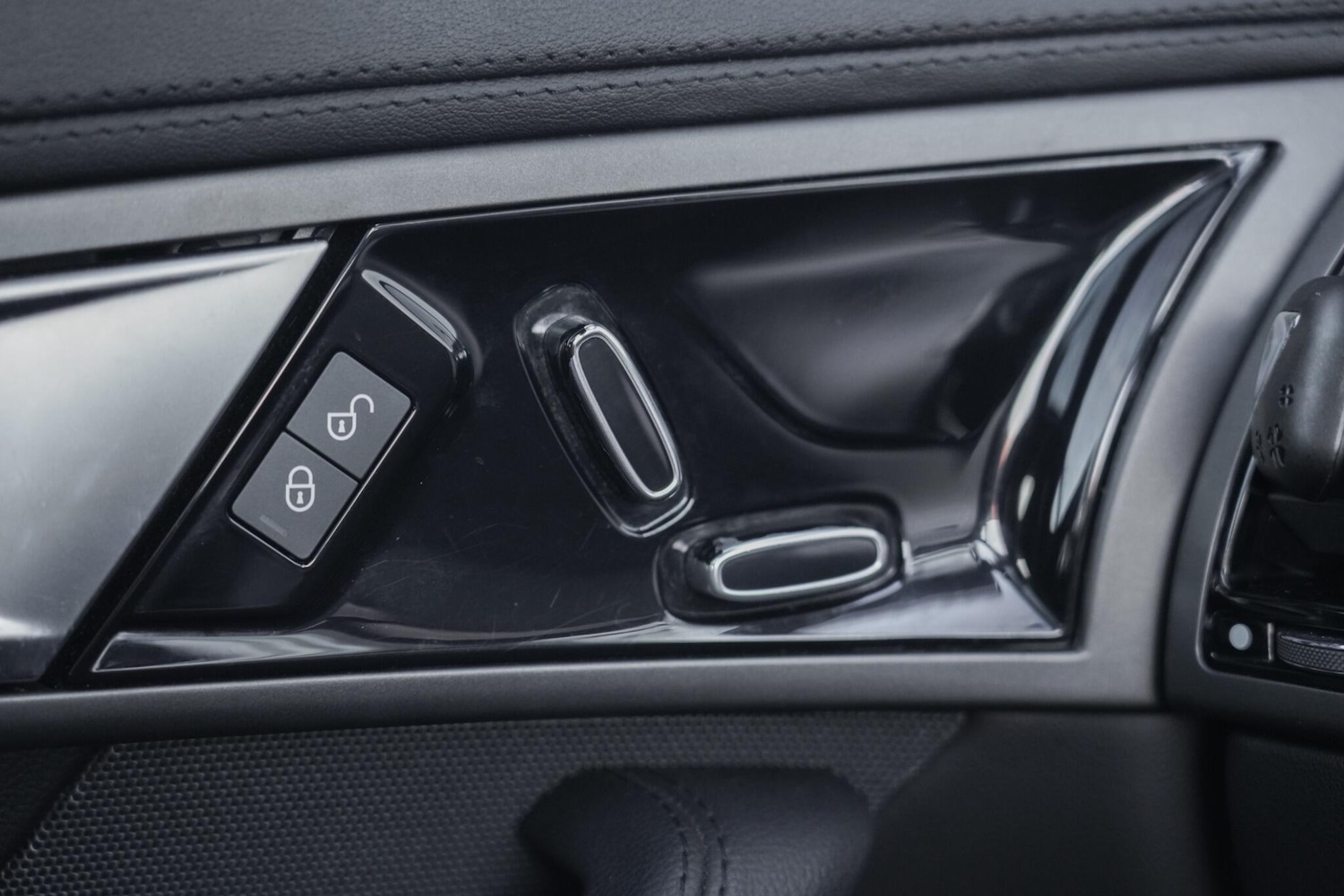 Used Jaguar F-Type 2015 for sale - 77066693: Photo 27