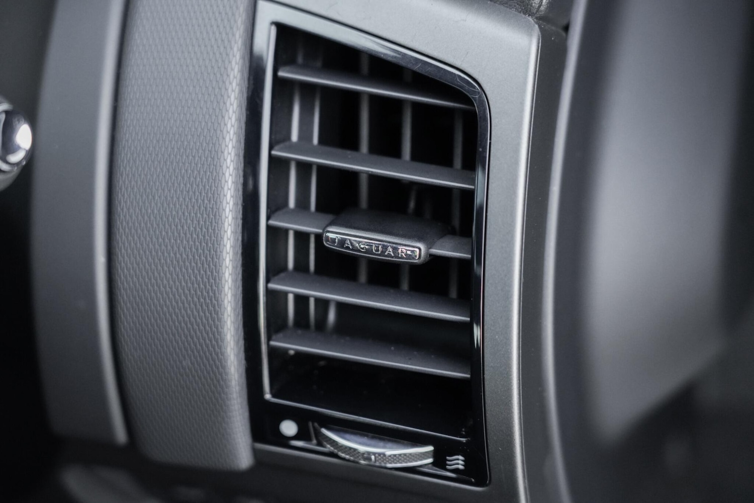 Used Jaguar F-Type 2015 for sale - 77066693: Photo 29