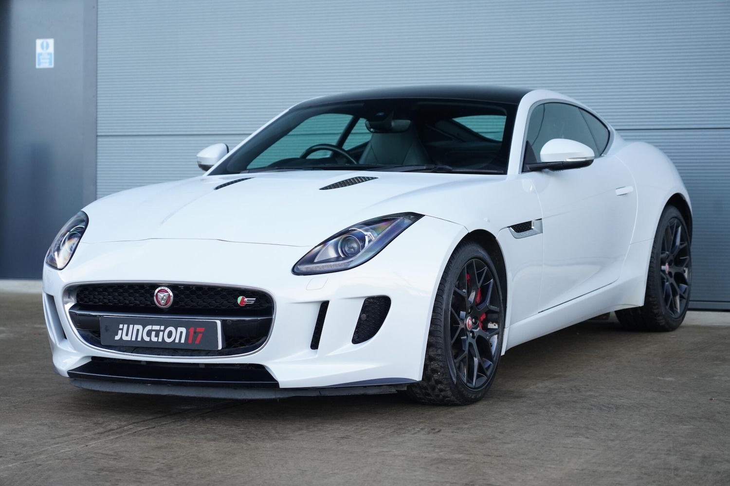 Used Jaguar F-Type 2015 for sale - 77066693: Photo 6