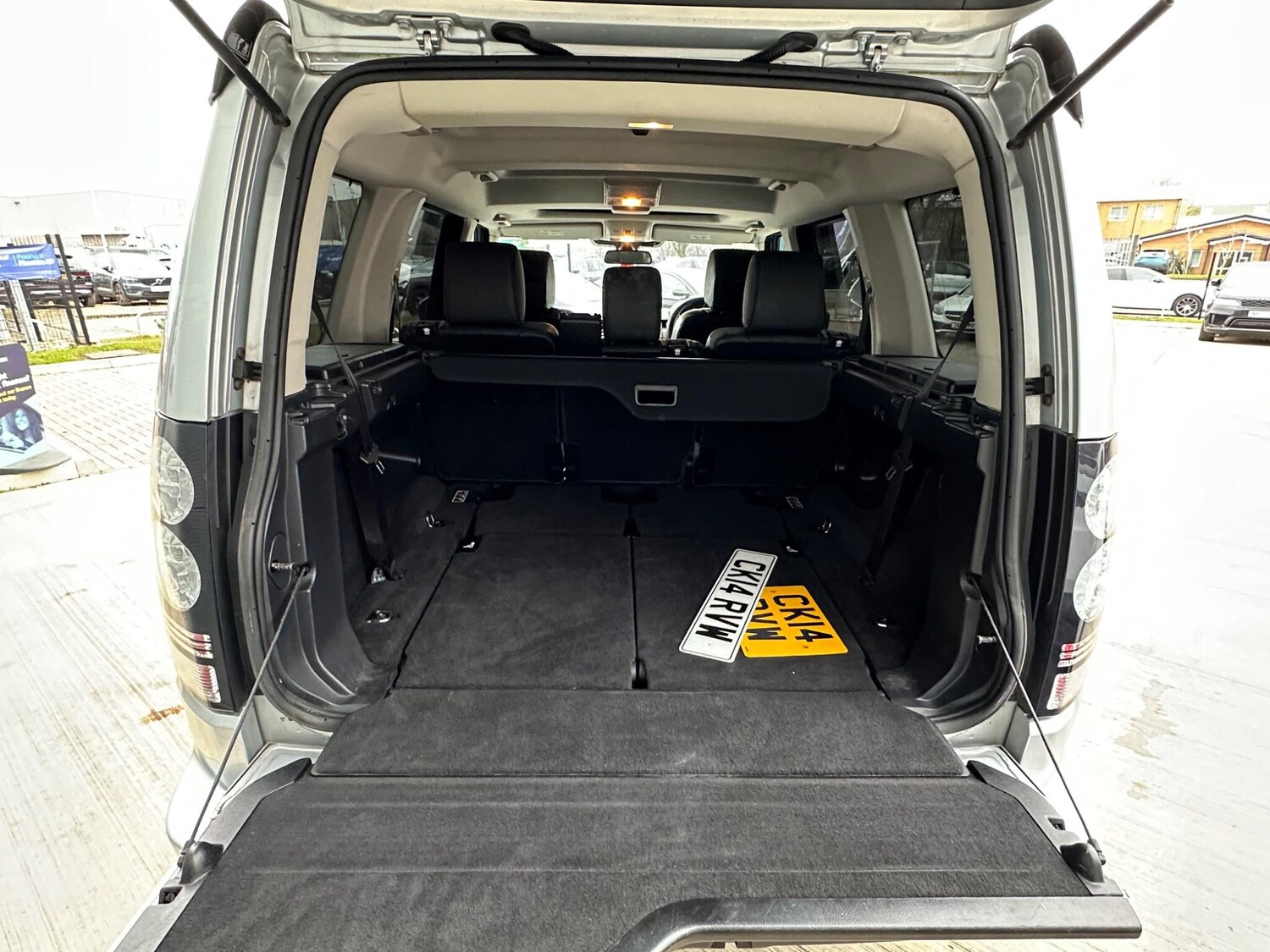 Used Land Rover Discovery 4 2014 for sale - 77067274: Photo 12