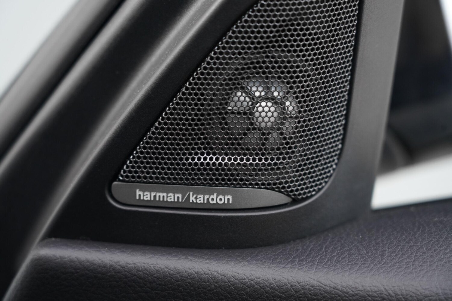 Used BMW 3 Series 2017 for sale - 77411410: Photo 29