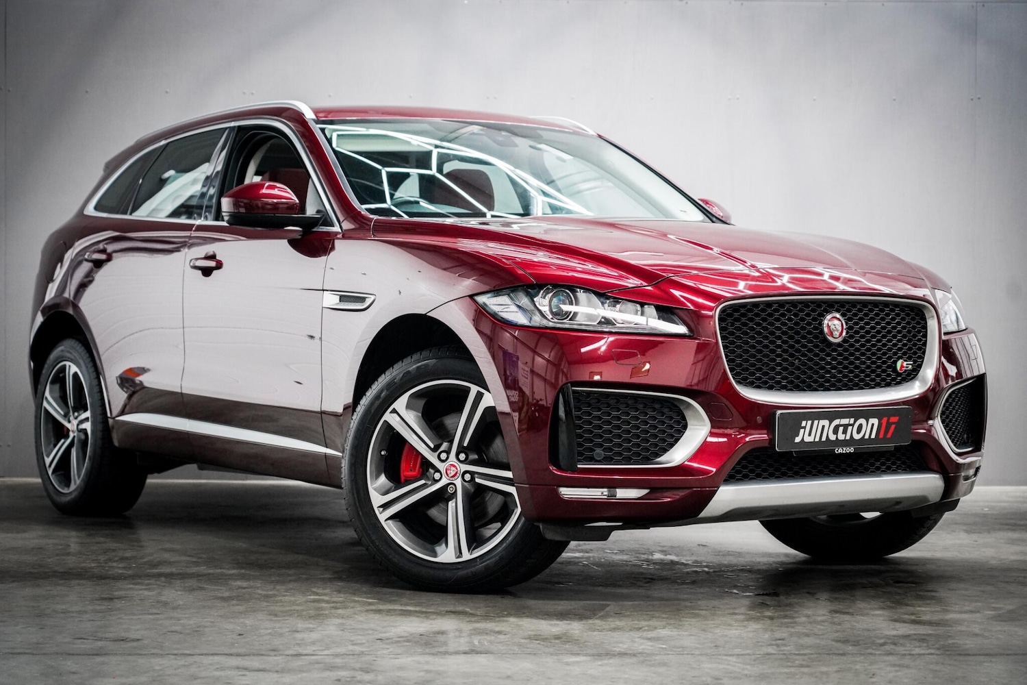 Used Jaguar F-Pace 2016 for sale - 76658372: Photo 1