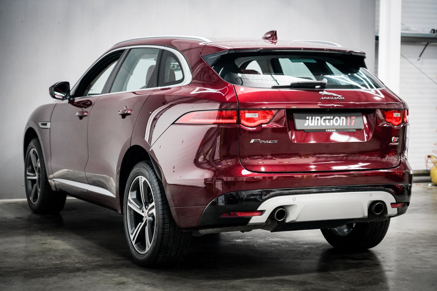 Used Jaguar F-Pace 2016 for sale - 76658372: Photo 6