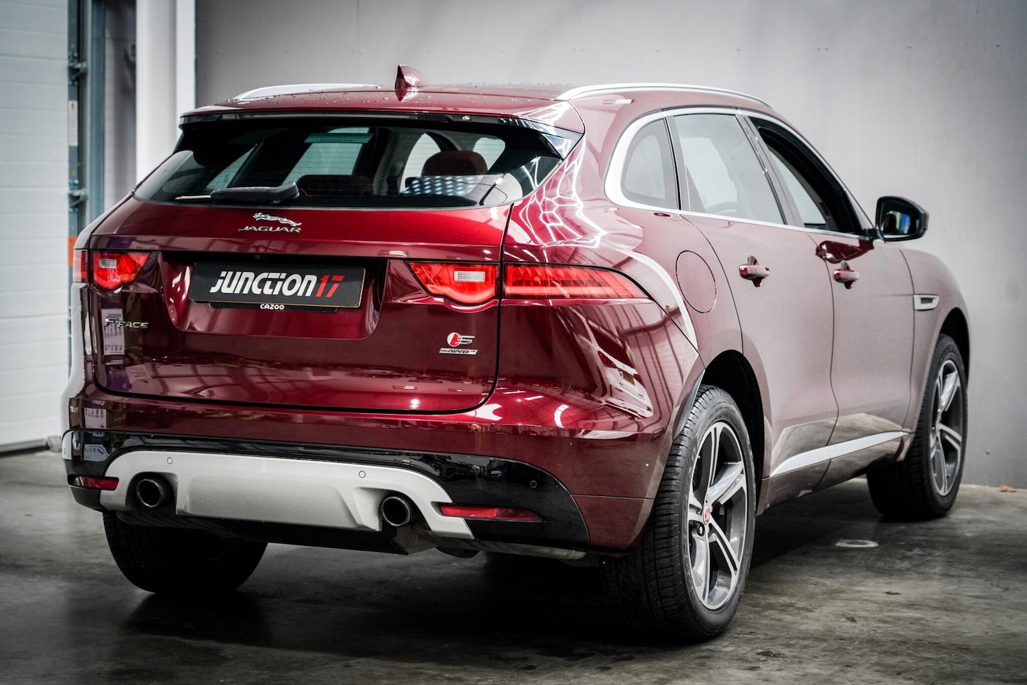 Used Jaguar F-Pace 2016 for sale - 76658372: Photo 8