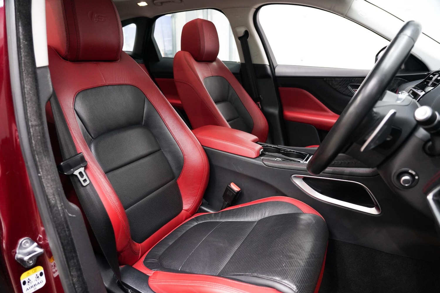 Used Jaguar F-Pace 2016 for sale - 76658372: Photo 9