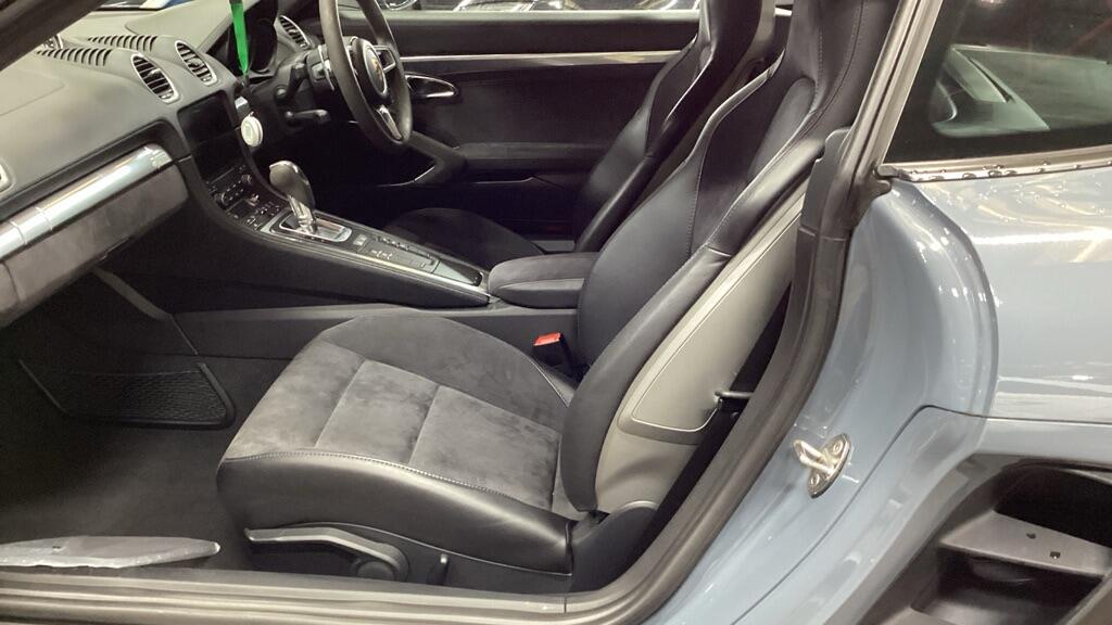 Used Porsche Cayman 2018 for sale - 77737225: Photo 8