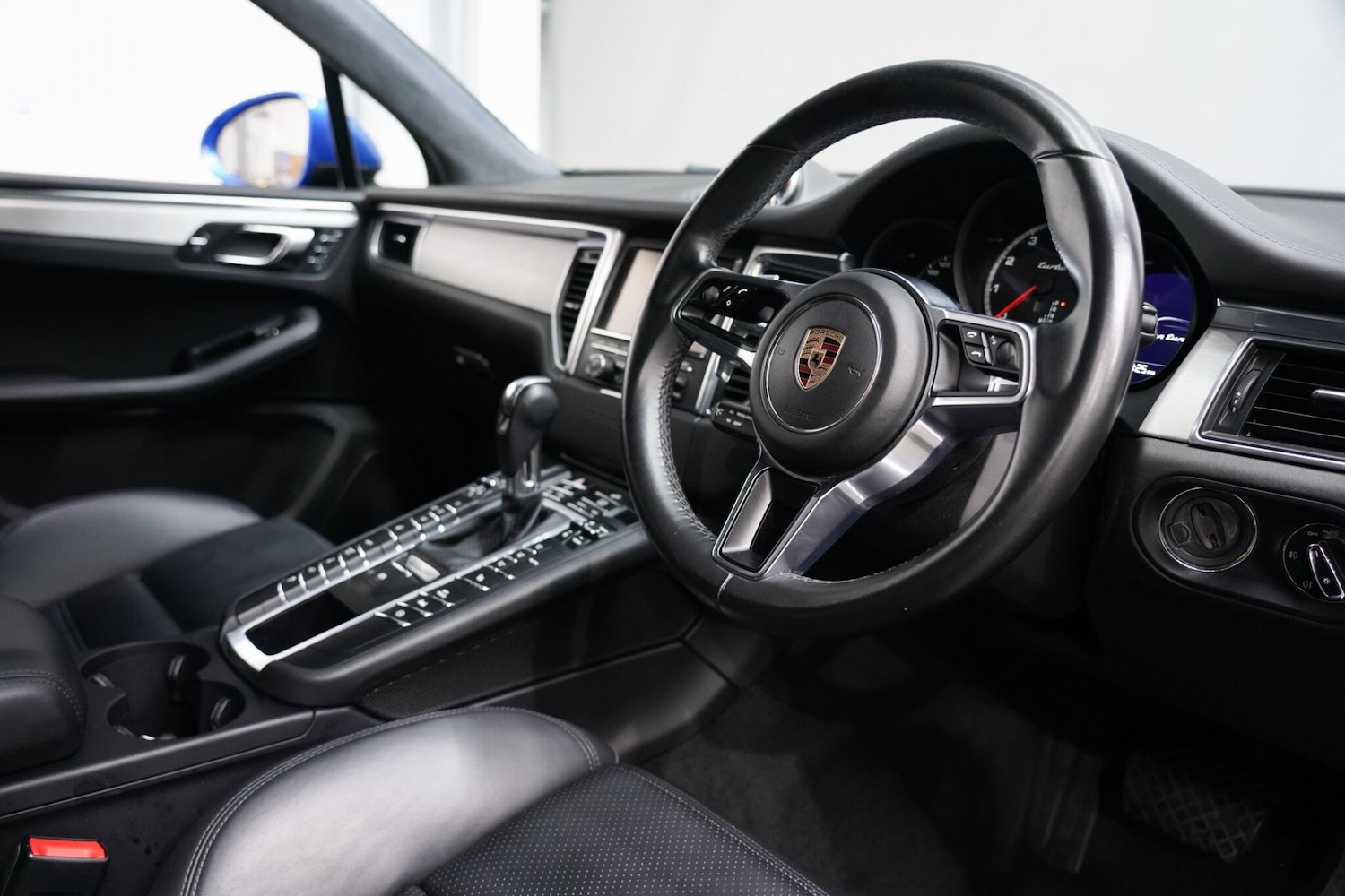 Used Porsche Macan for sale - 76658550: Photo 2