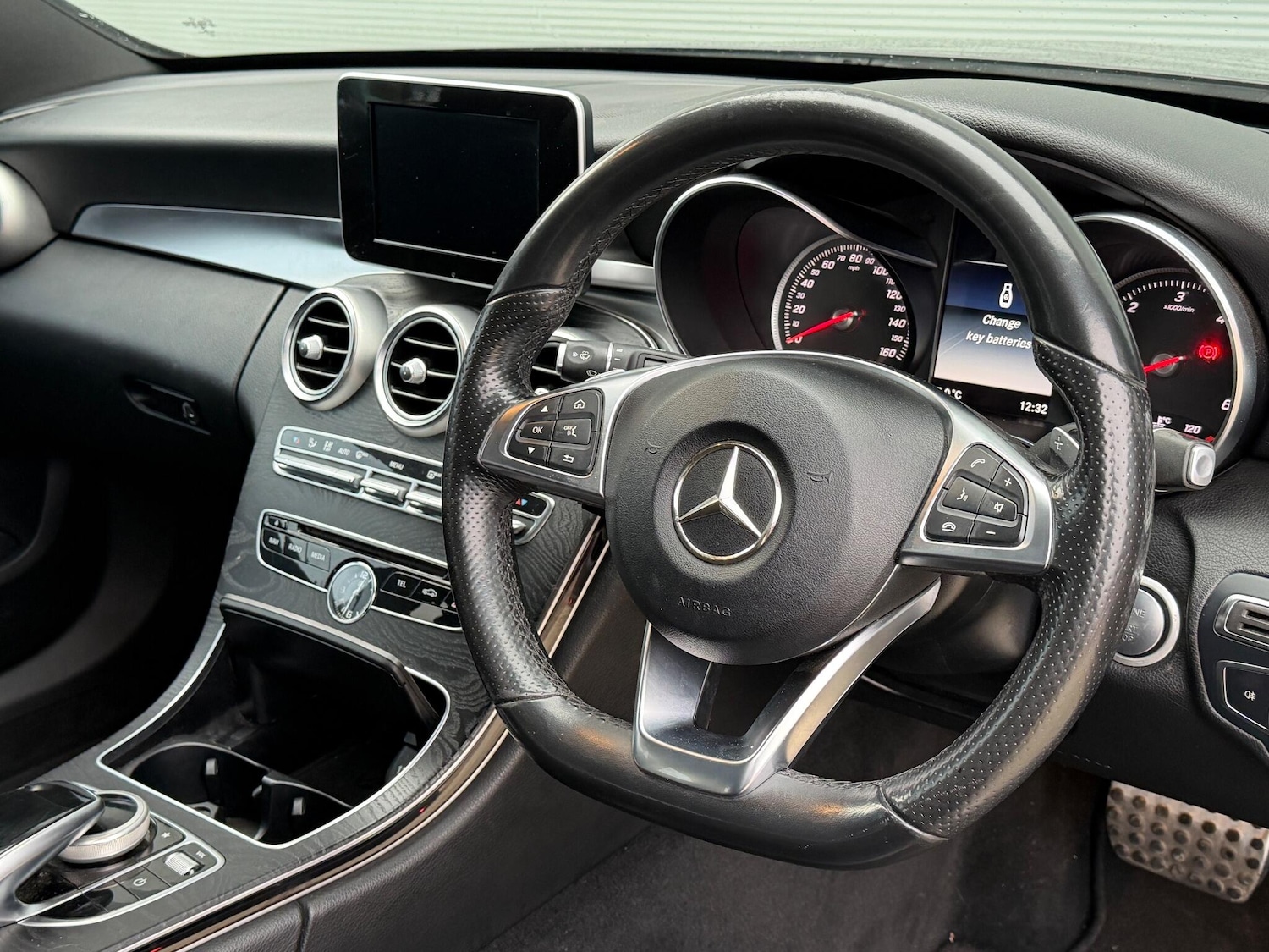 Used Mercedes-Benz C Class 2017 for sale - 76975694: Photo 6