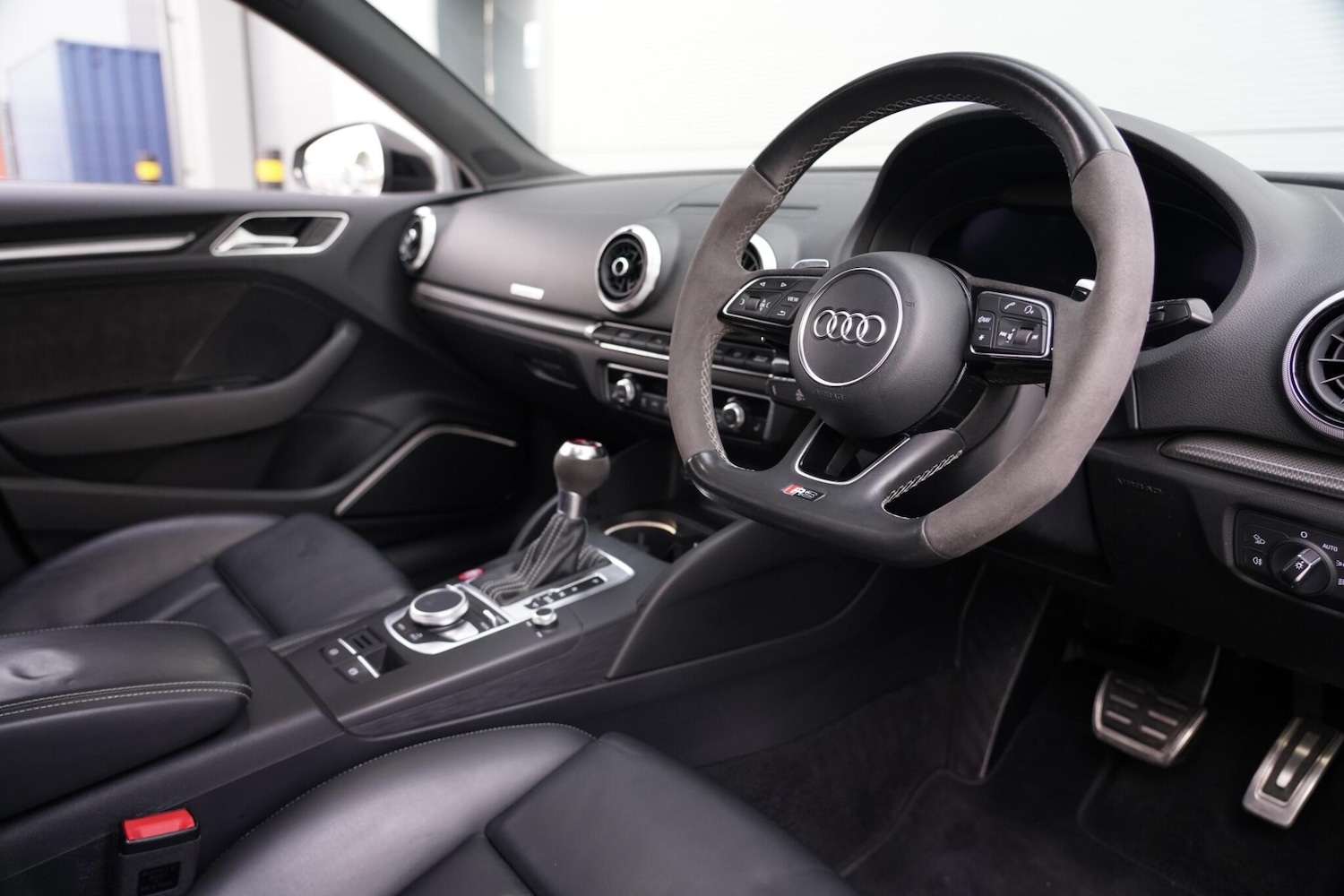 Used Porsche Macan 2016 for sale - 76658222: Photo 2