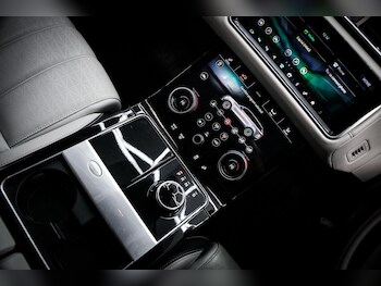 Used Land Rover Range Rover Velar 2018 for sale - 77671262: Photo