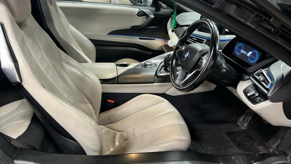 Used BMW i8 2017 for sale - 77671110: Photo 8