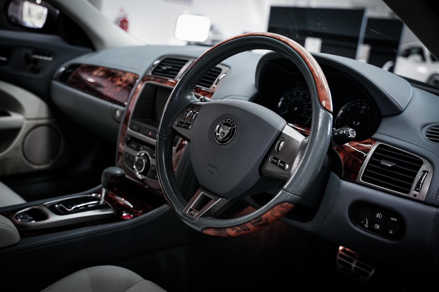 Used Jaguar XKR 2007 for sale - 77074063: Photo 16