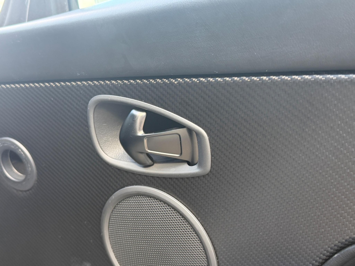 Used Aston Martin DB11 2019 for sale - 78033691: Photo 4