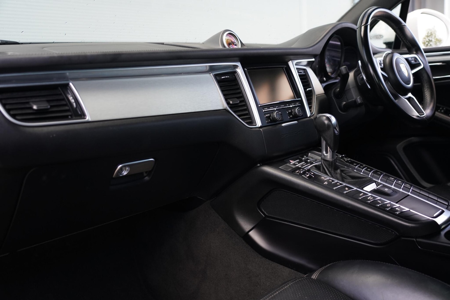 Used Porsche Macan 2015 for sale - 76659393: Photo 14