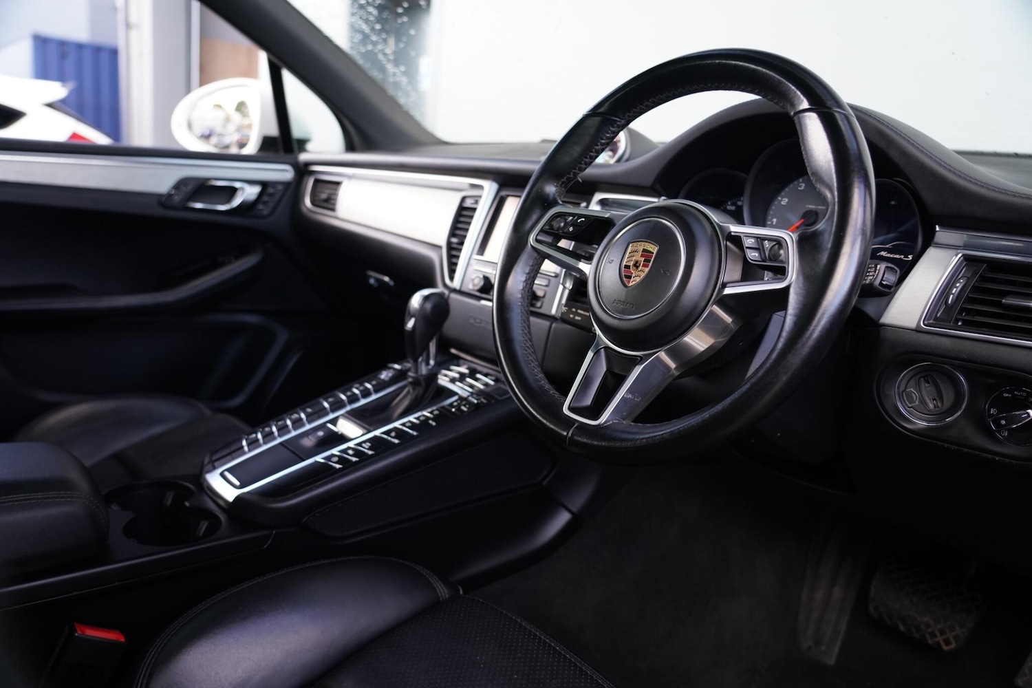 Used Porsche Macan 2015 for sale - 76659393: Photo 2