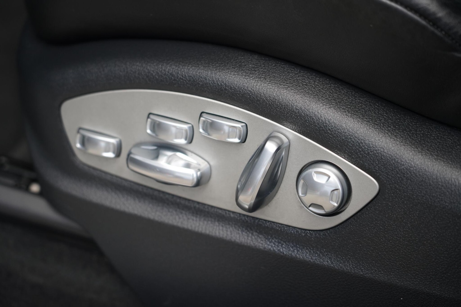 Used Porsche Macan 2015 for sale - 76659393: Photo 30