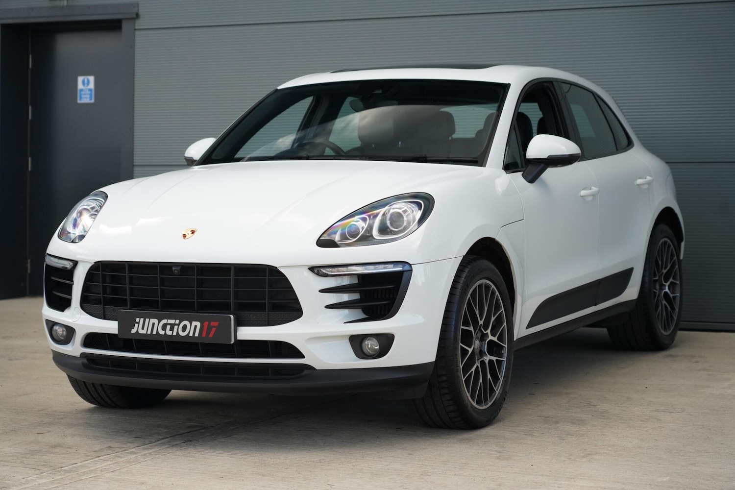 Used Porsche Macan 2015 for sale - 76659393: Photo 6
