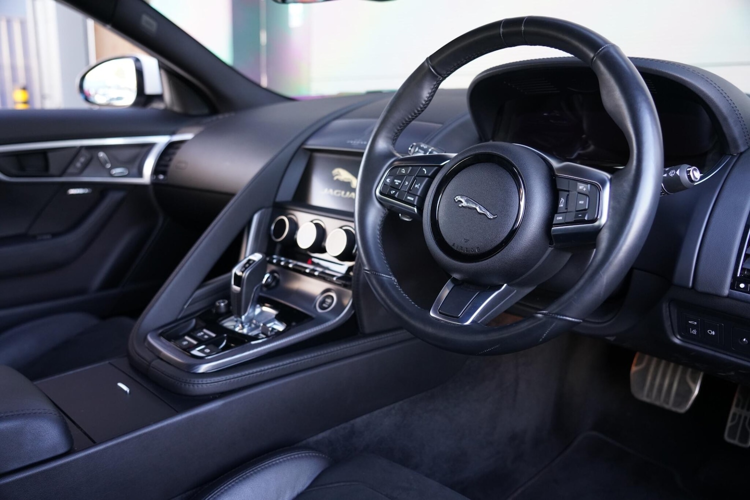 Used Jaguar F-Type 2019 for sale - 76657634: Photo 12