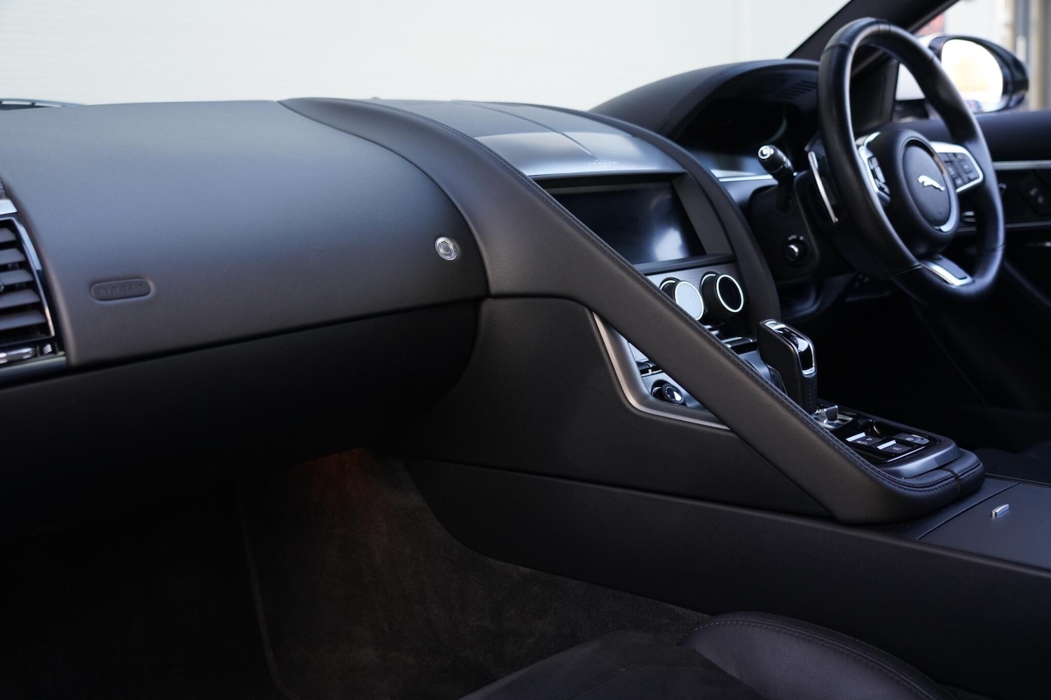 Used Jaguar F-Type 2019 for sale - 76657634: Photo 14