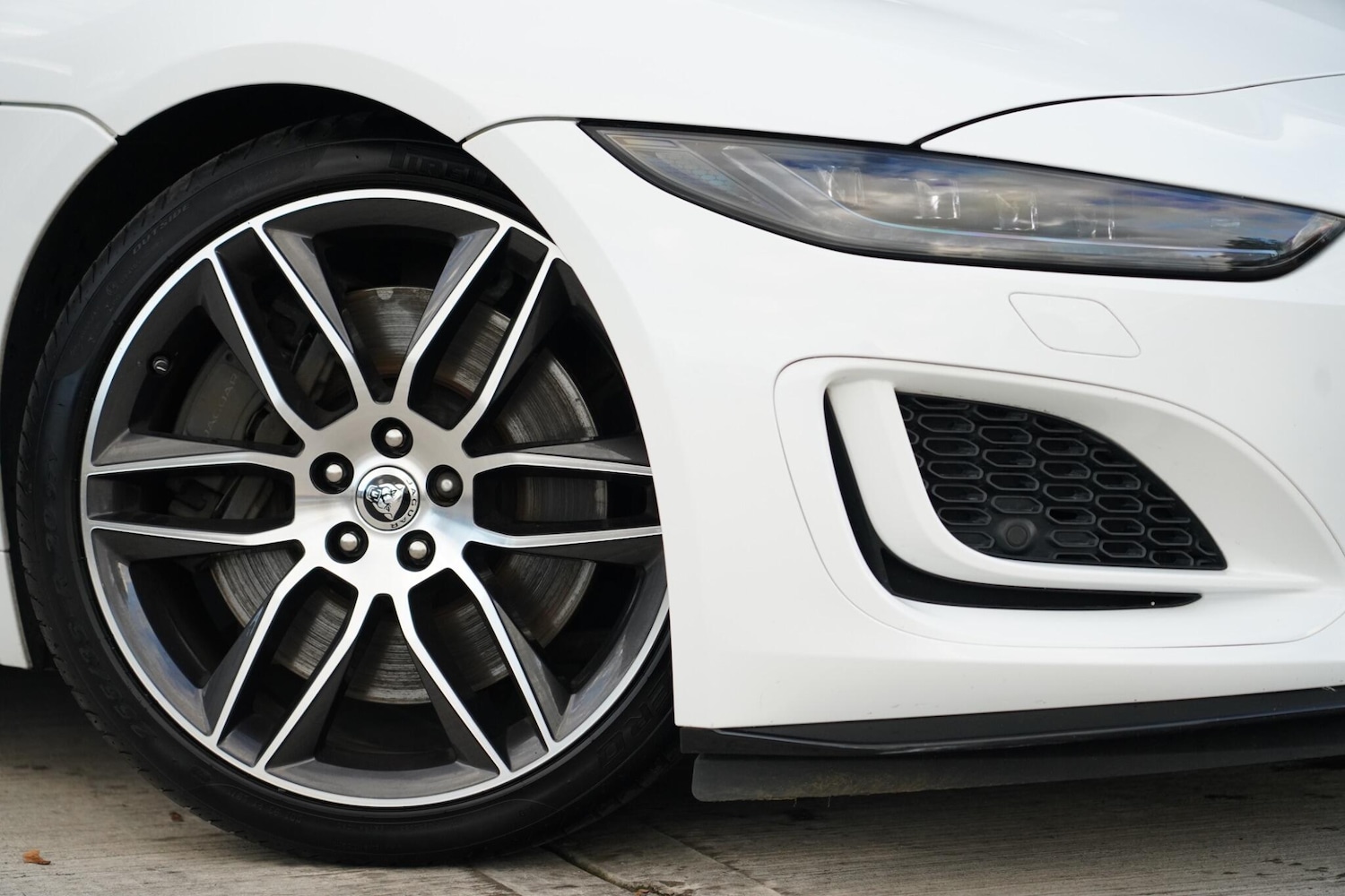 Used Jaguar F-Type 2019 for sale - 76657634: Photo 18