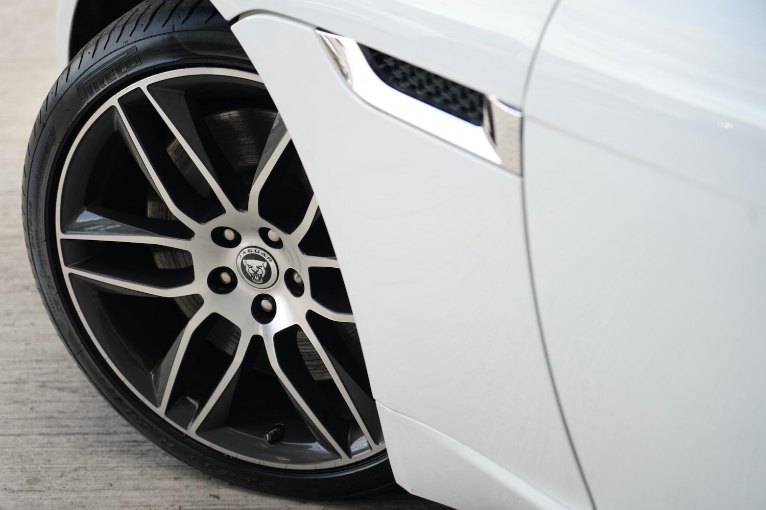 Used Jaguar F-Type 2019 for sale - 76657634: Photo 19