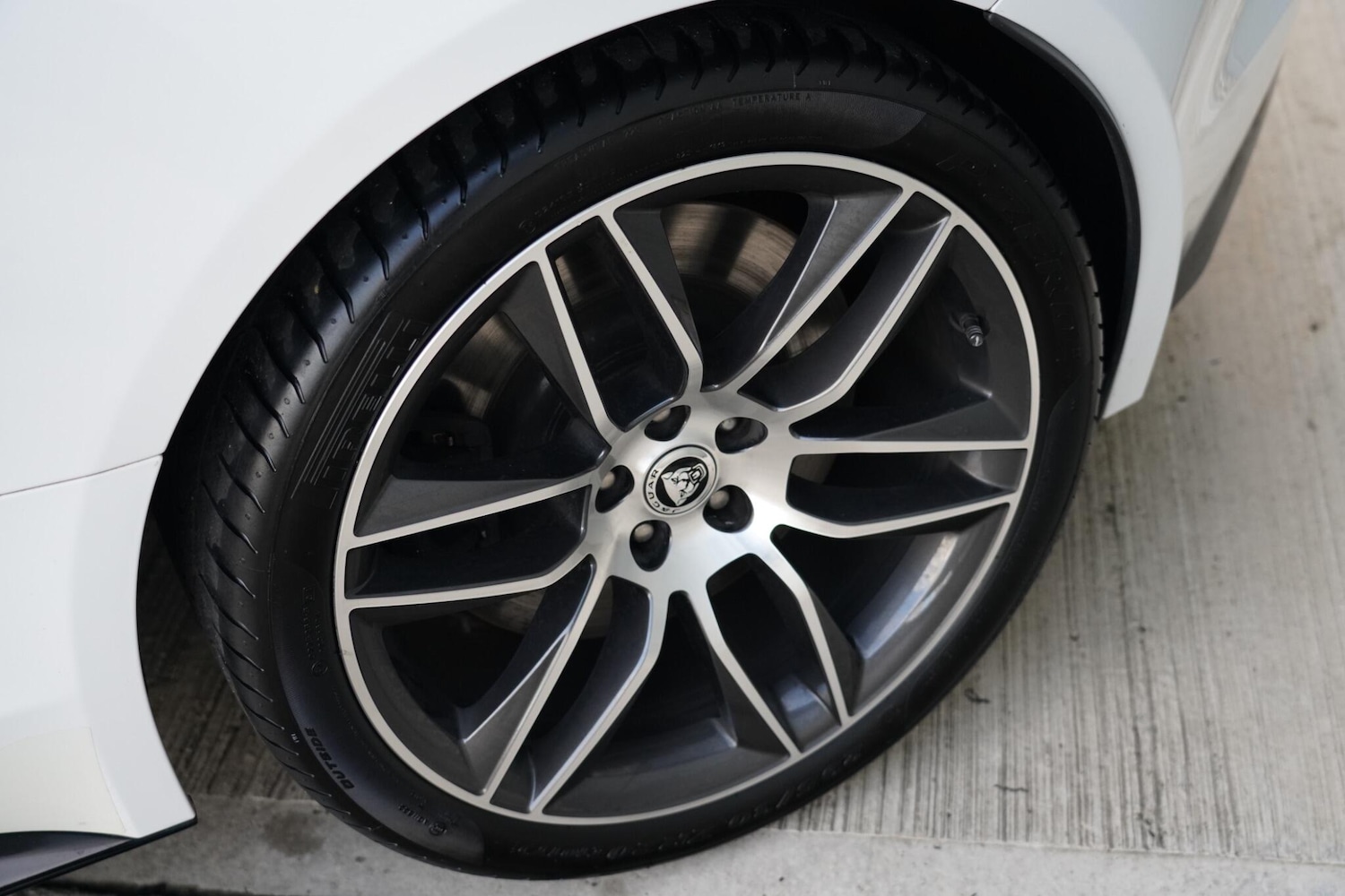 Used Jaguar F-Type 2019 for sale - 76657634: Photo 20