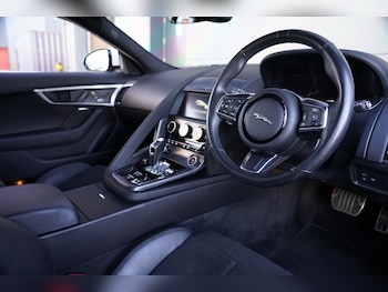 Used Jaguar F-Type 2019 for sale - 76657634: Photo