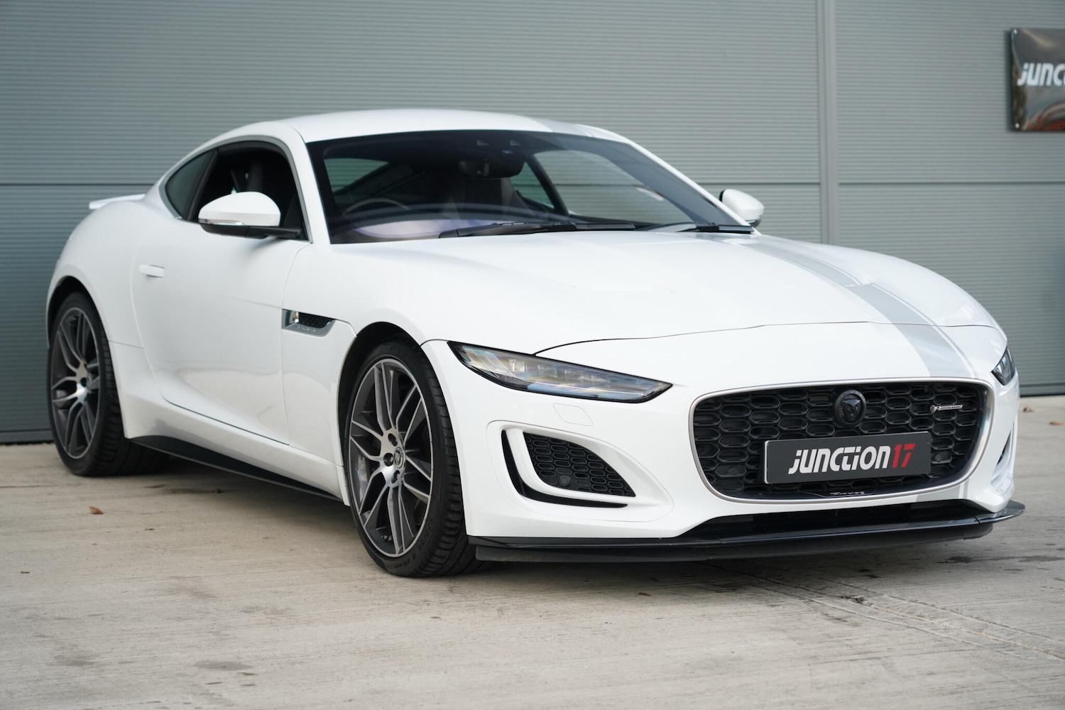 Used Jaguar F-Type 2019 for sale - 76657634: Photo 4