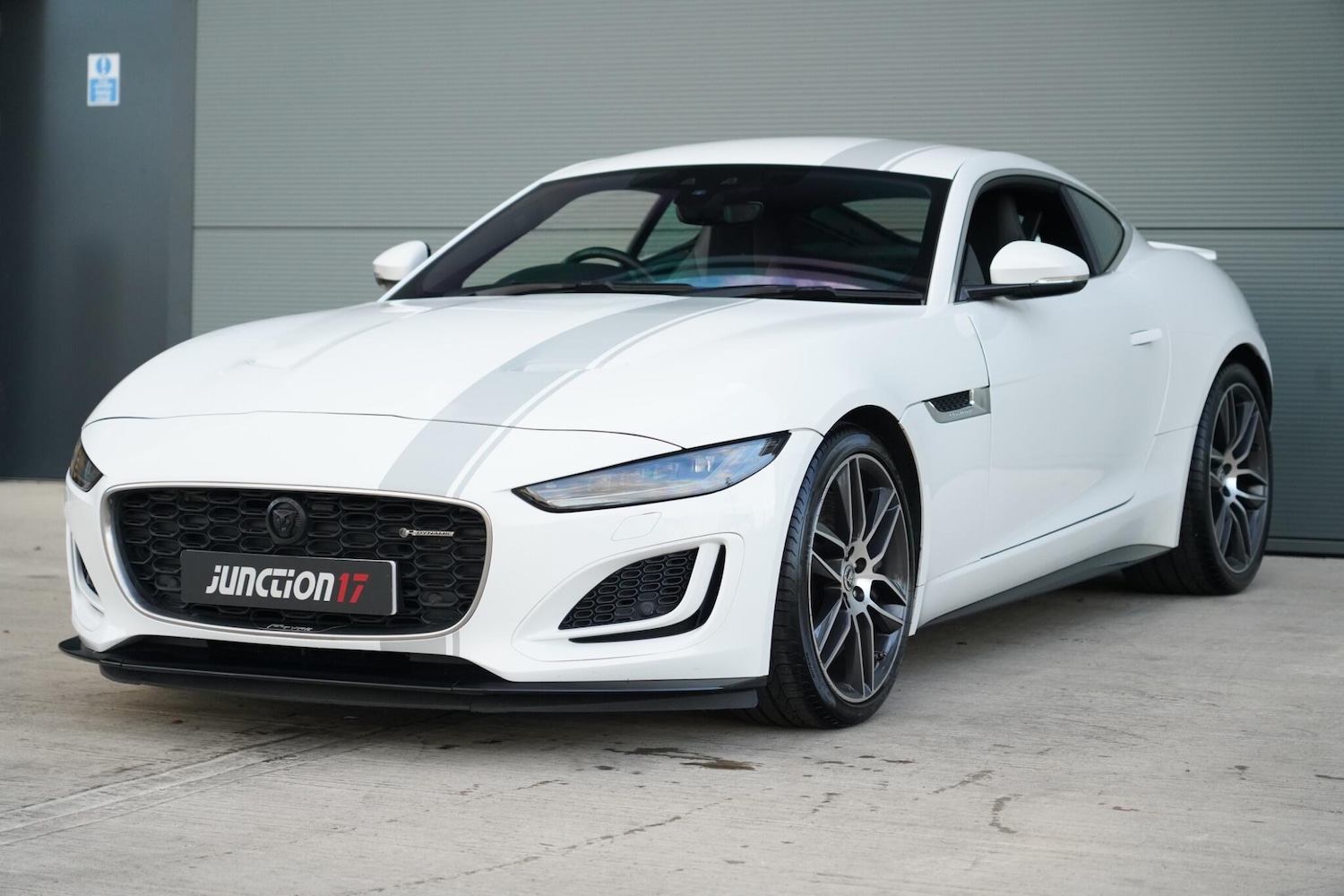 Used Jaguar F-Type 2019 for sale - 76657634: Photo 6
