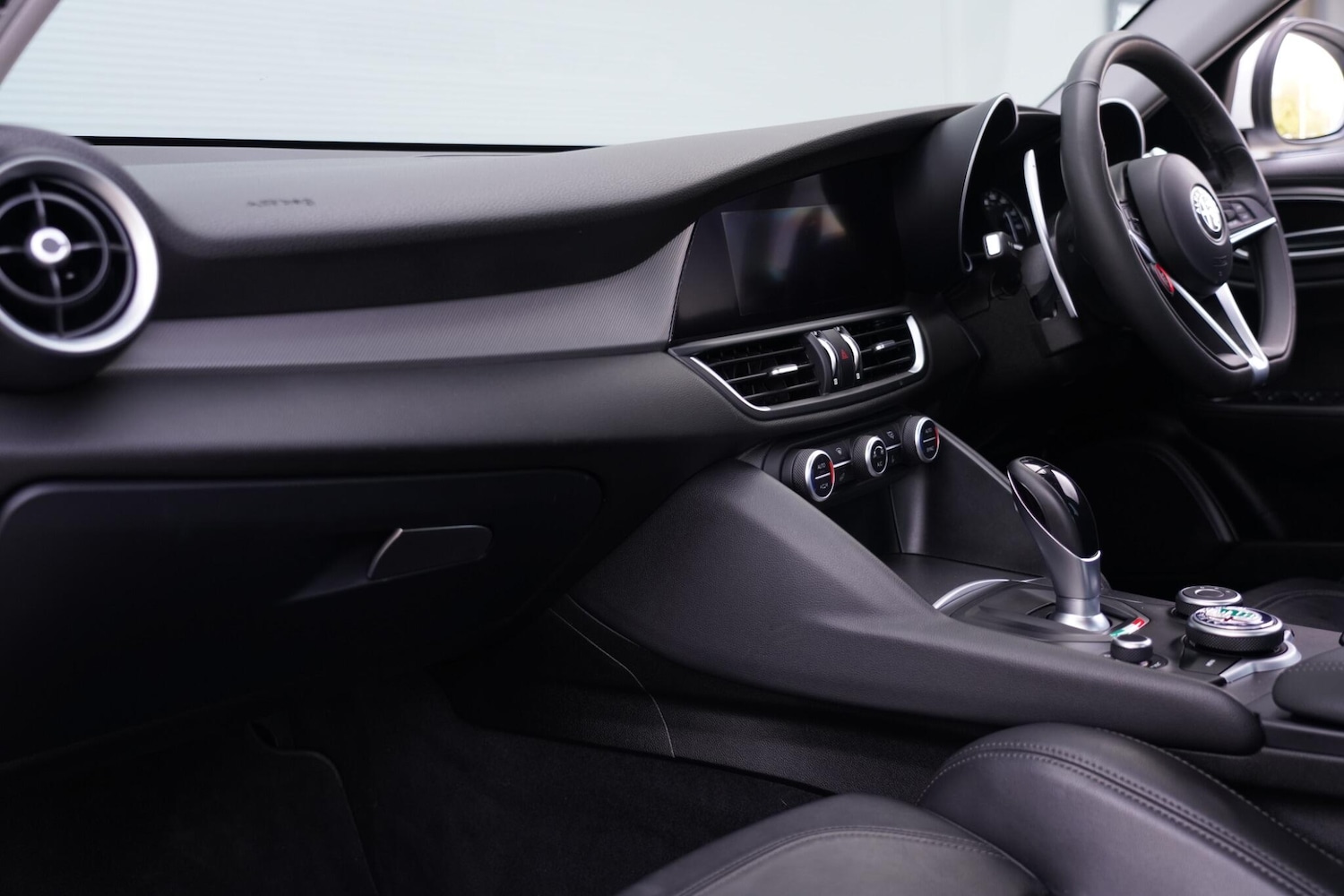 Used Alfa Romeo Giulia 2018 for sale - 76657249: Photo 12