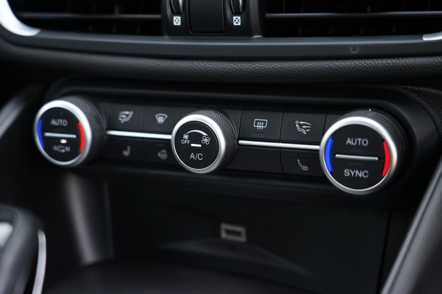 Used Alfa Romeo Giulia 2018 for sale - 76657249: Photo 18