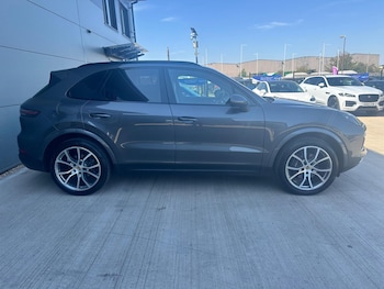 Used Porsche Cayenne 2020 for sale - 79465134: Photo