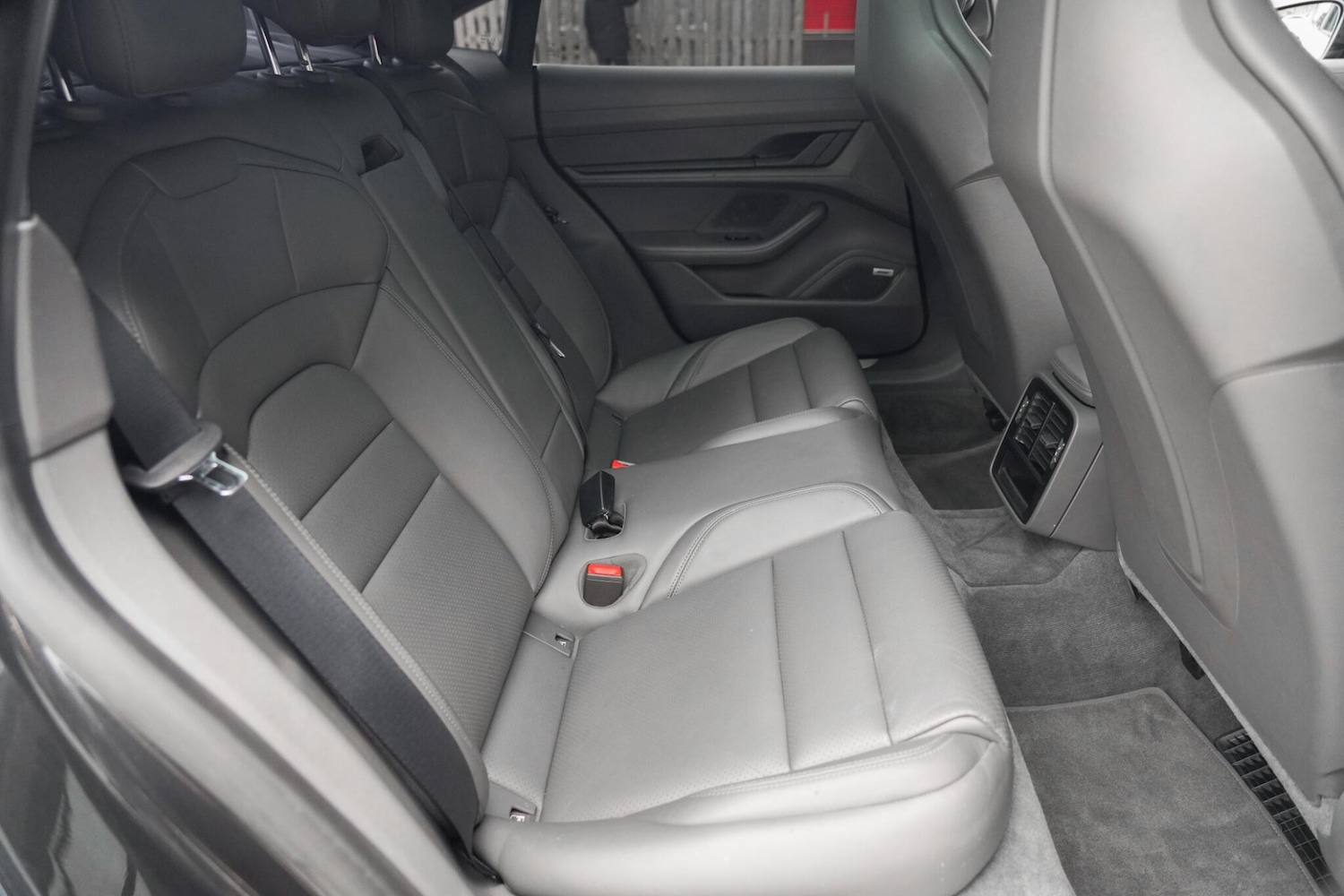 Used Porsche Taycan 2020 for sale - 76913098: Photo 14