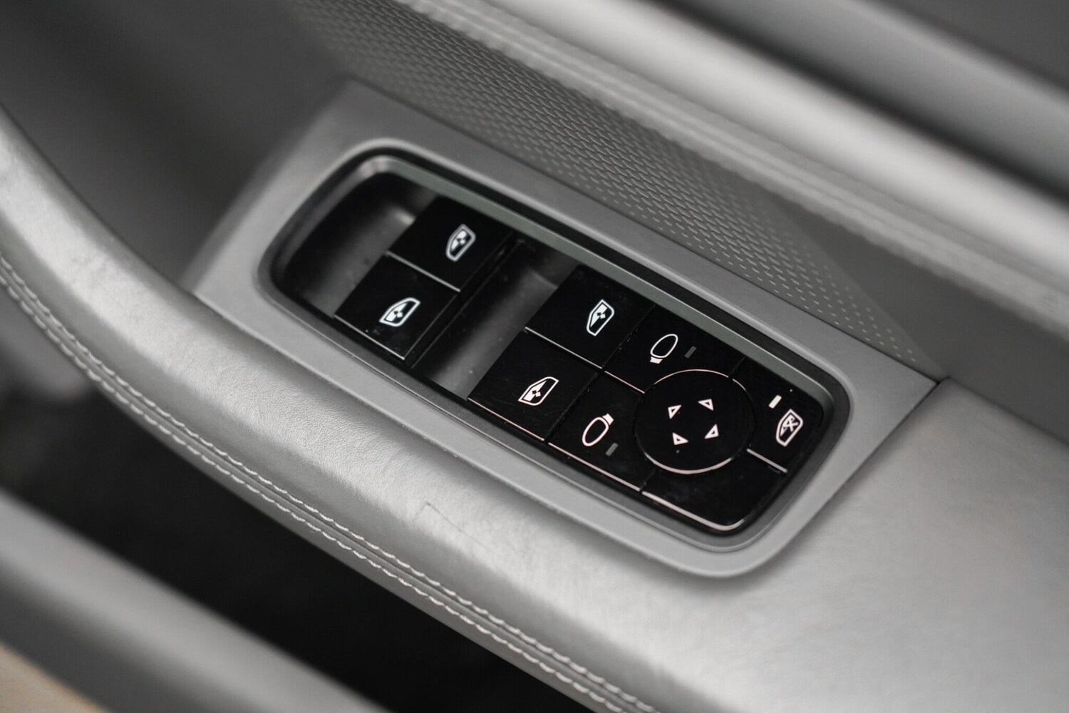 Used Porsche Taycan 2020 for sale - 76913098: Photo 29