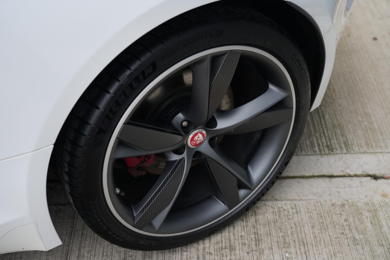 Used Jaguar F-Type 2015 for sale - 76899144: Photo 17