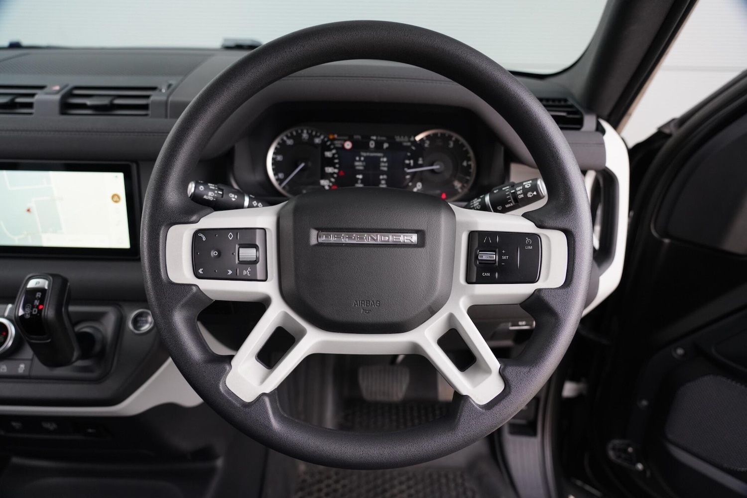 Used Land Rover Defender 2022 for sale - 77883331: Photo 11