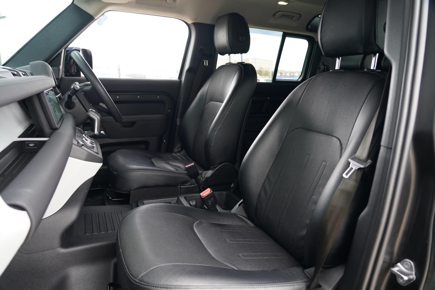 Used Land Rover Defender 2022 for sale - 77883331: Photo 13