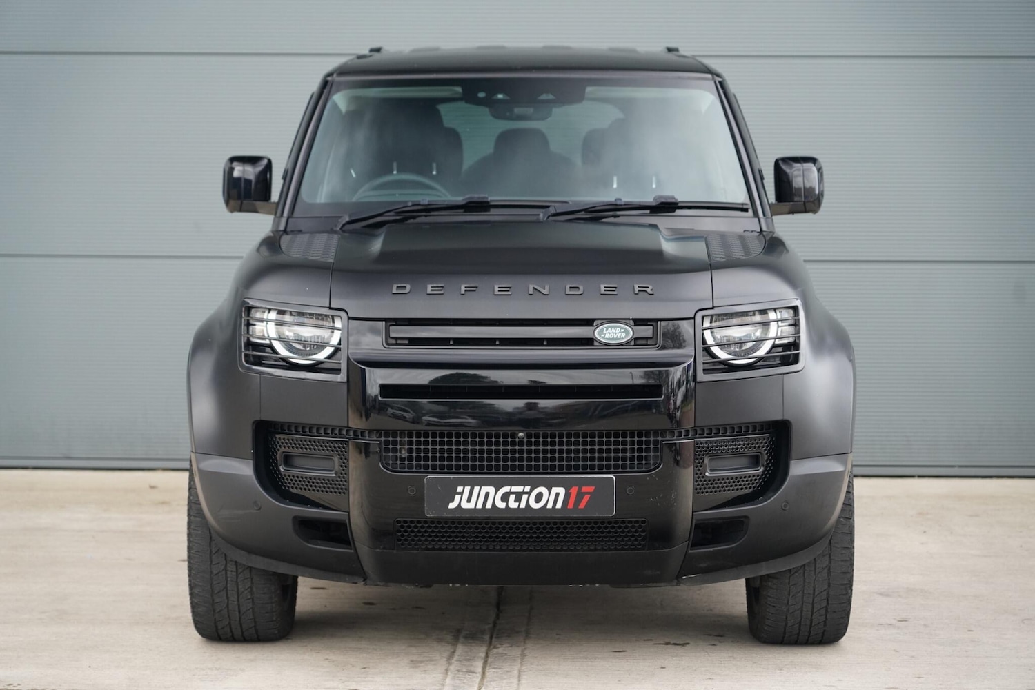 Used Land Rover Defender 2022 for sale - 77883331: Photo 4