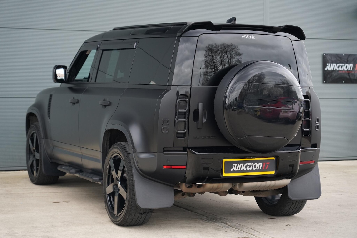 Used Land Rover Defender 2022 for sale - 77883331: Photo 6