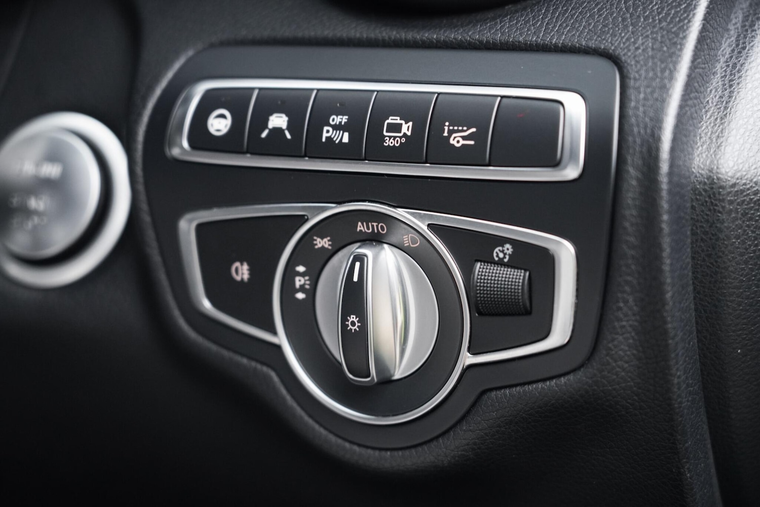 Used Mercedes-Benz C Class 2018 for sale - 76657916: Photo 38