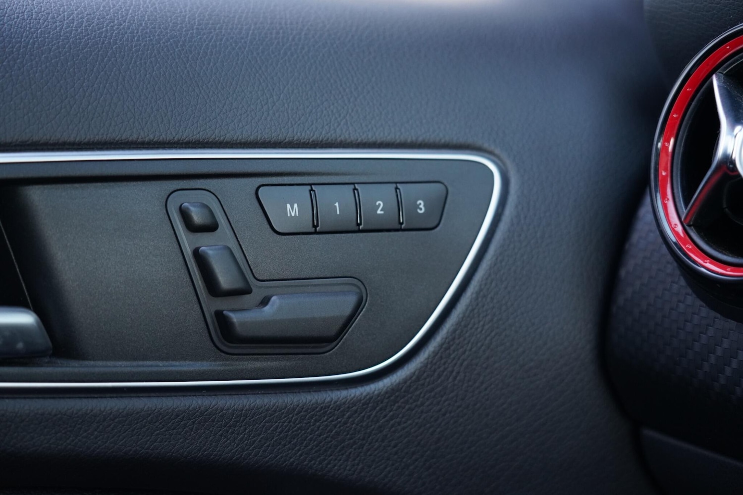 Used Mercedes-Benz A-Class 2014 for sale - 76659045: Photo 26