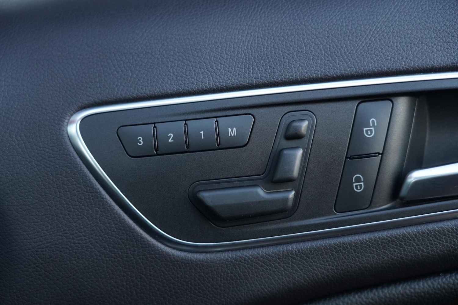 Used Mercedes-Benz A-Class 2014 for sale - 76659045: Photo 27