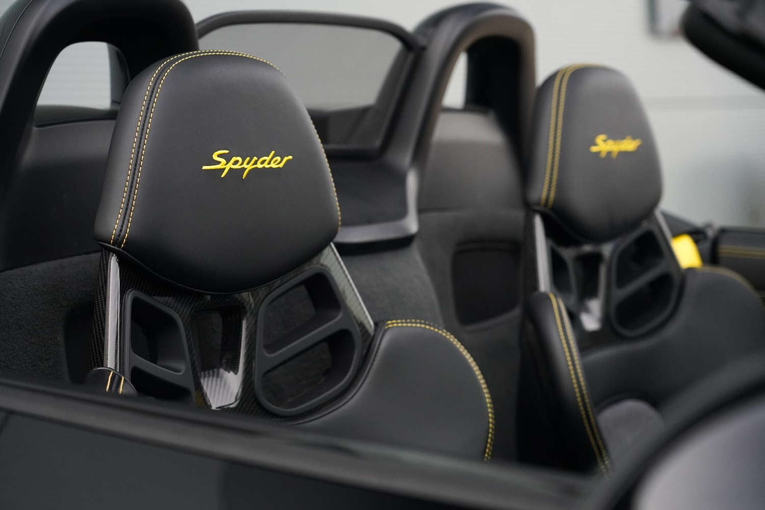 Used Porsche 718 Spyder 2019 for sale - 77215850: Photo 31