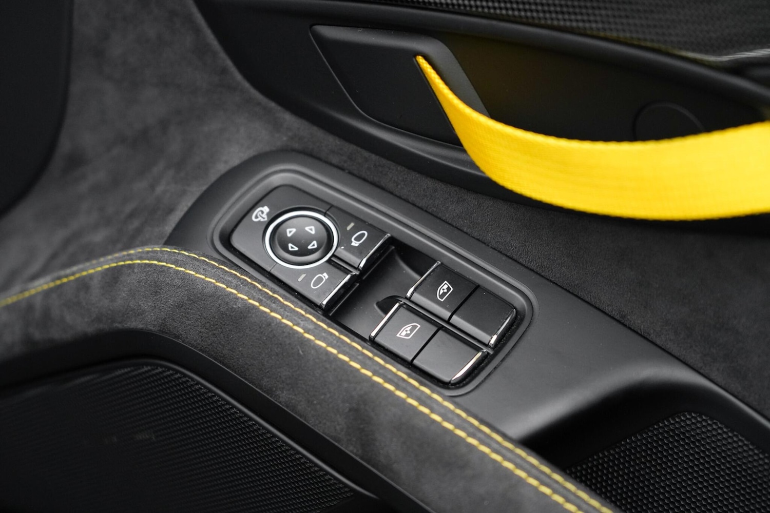 Used Porsche 718 Spyder 2019 for sale - 77215850: Photo 38