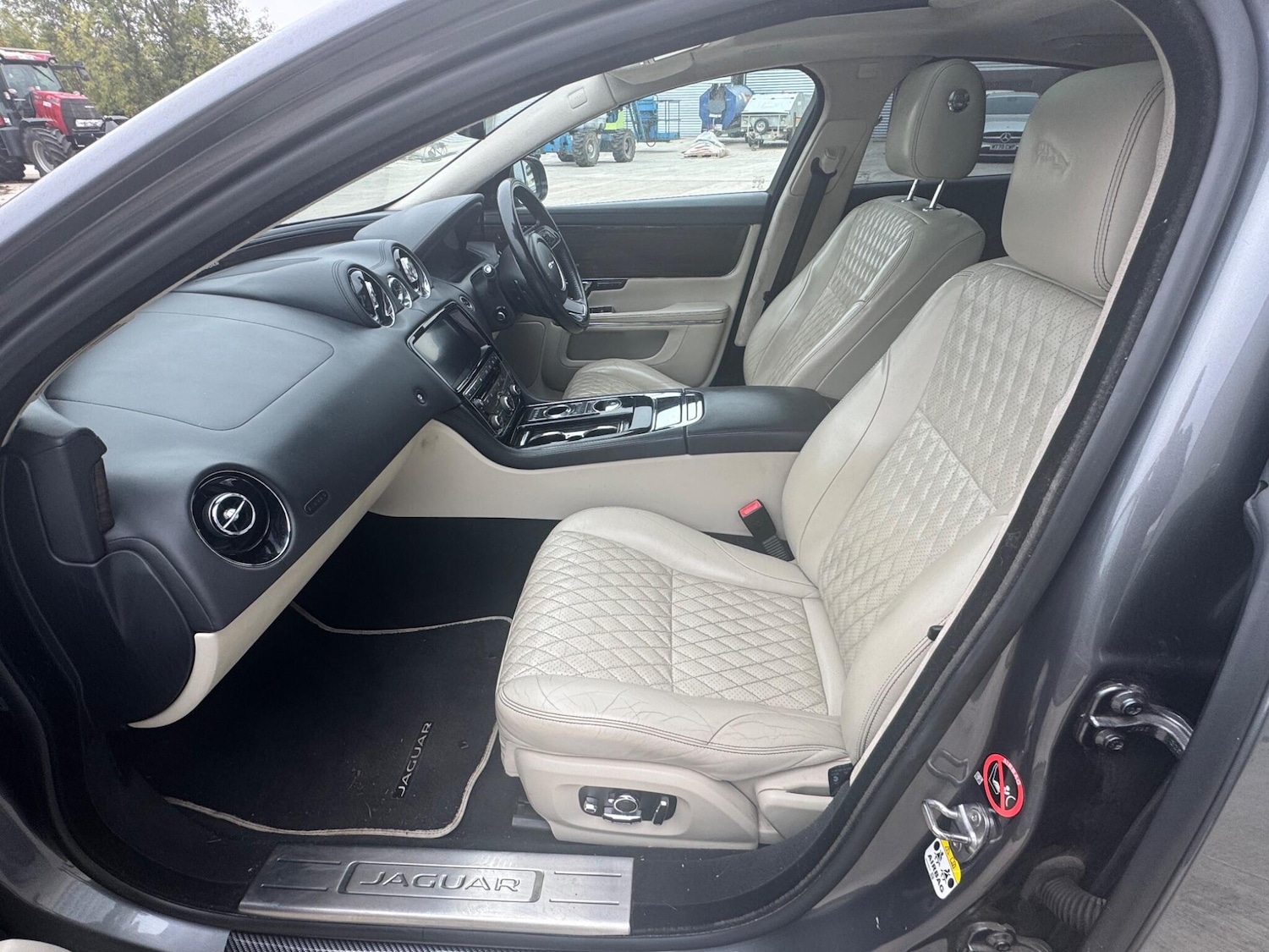 Used Jaguar XJ 2018 for sale - 77156779: Photo 12