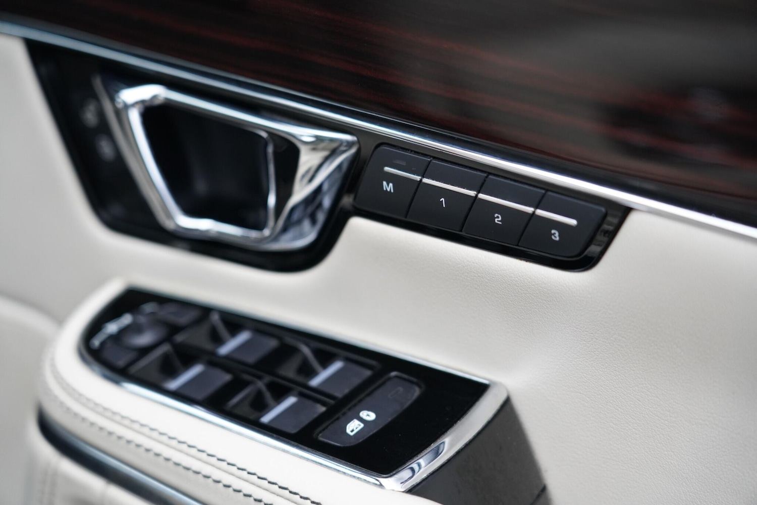 Used Jaguar XJ 2018 for sale - 77156779: Photo 28