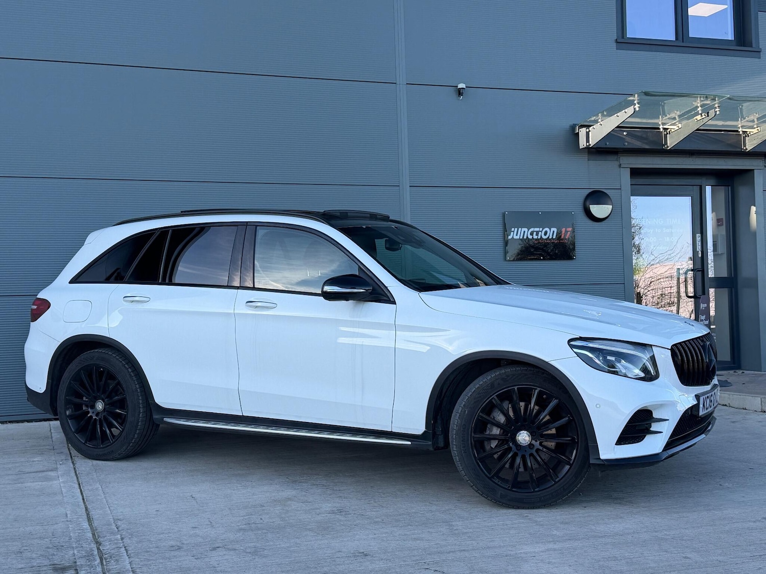 Used Mercedes-Benz GLC 2016 for sale - 76666778: Photo 3