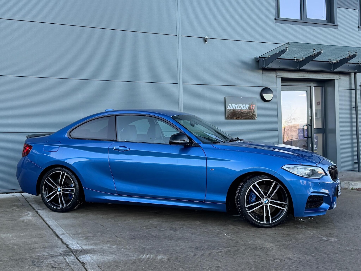 Used BMW 2 Series 2015 for sale - 76801204: Photo 2