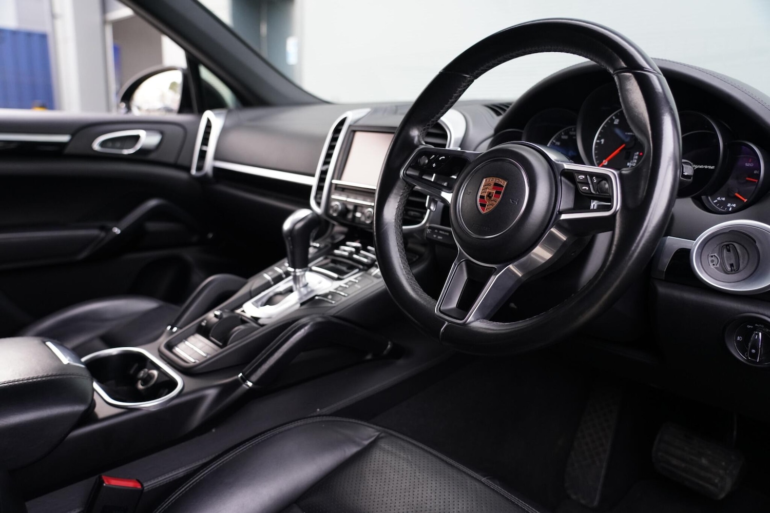 Used Porsche Cayenne 2016 for sale - 77144370: Photo 2