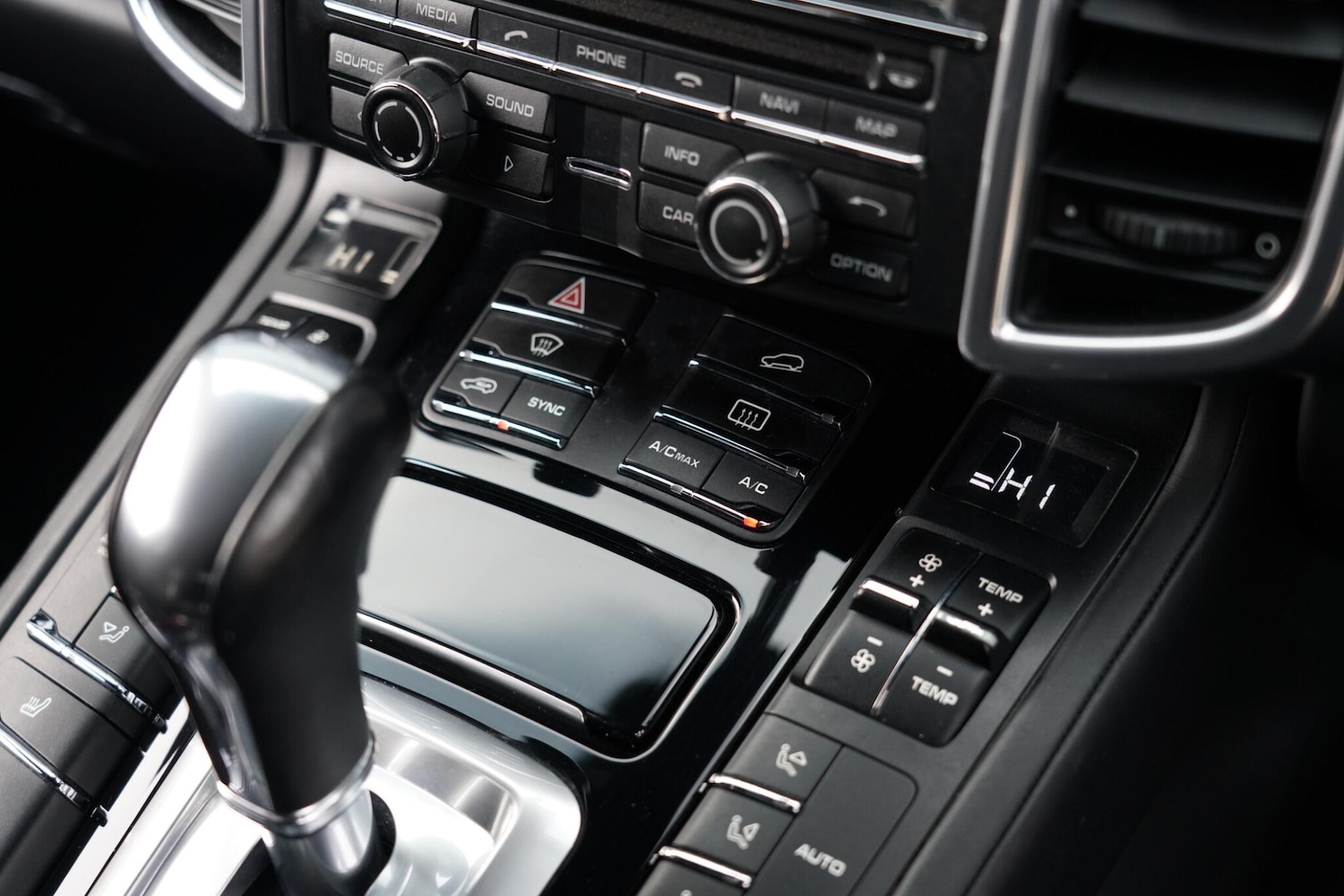 Used Porsche Cayenne 2016 for sale - 77144370: Photo 25